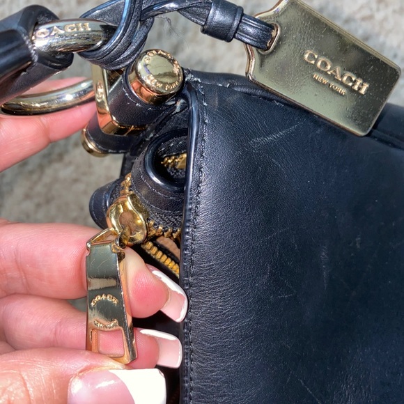 Coach - Picture 5 of 7